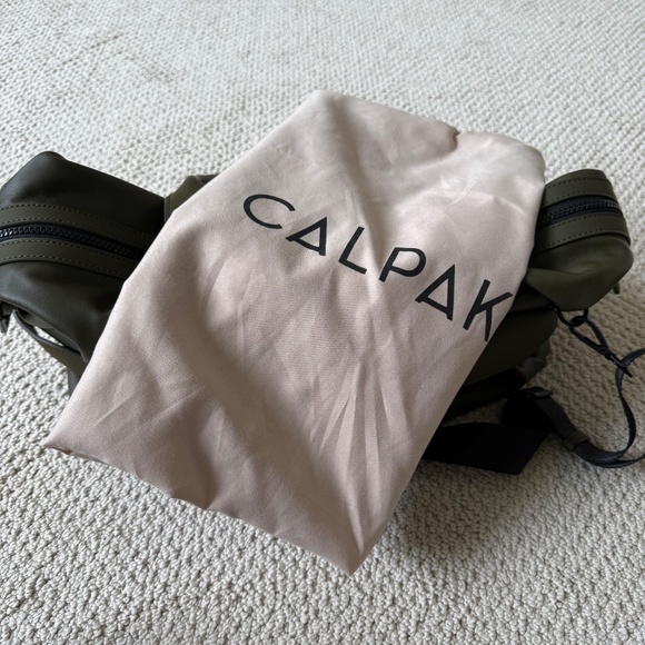 EUC Calpak Hue Duffle Bag - Moss - Picture 7 of 10